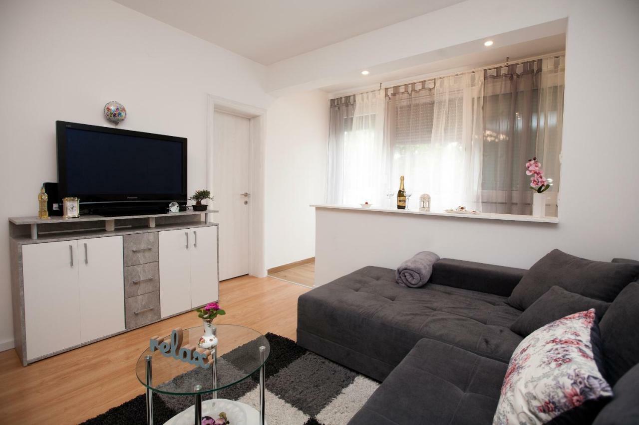 Apartment Maroma Split Bagian luar foto