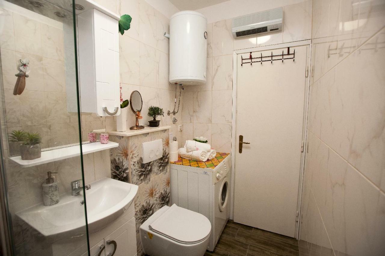 Apartment Maroma Split Bagian luar foto