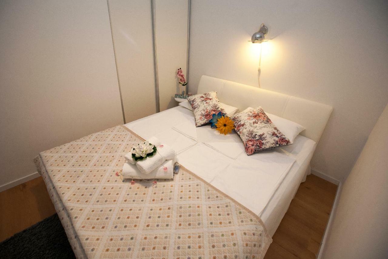 Apartment Maroma Split Bagian luar foto