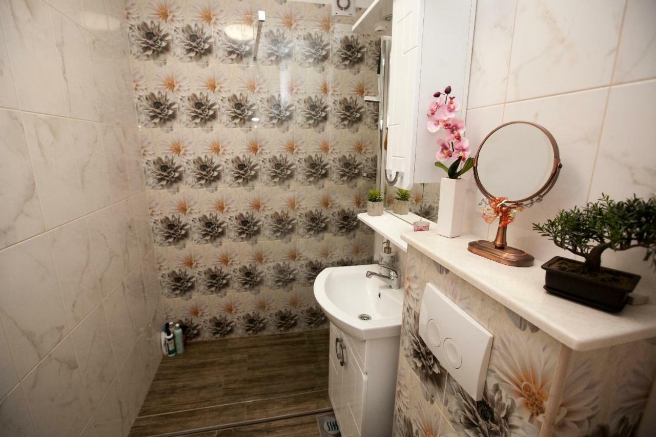 Apartment Maroma Split Bagian luar foto