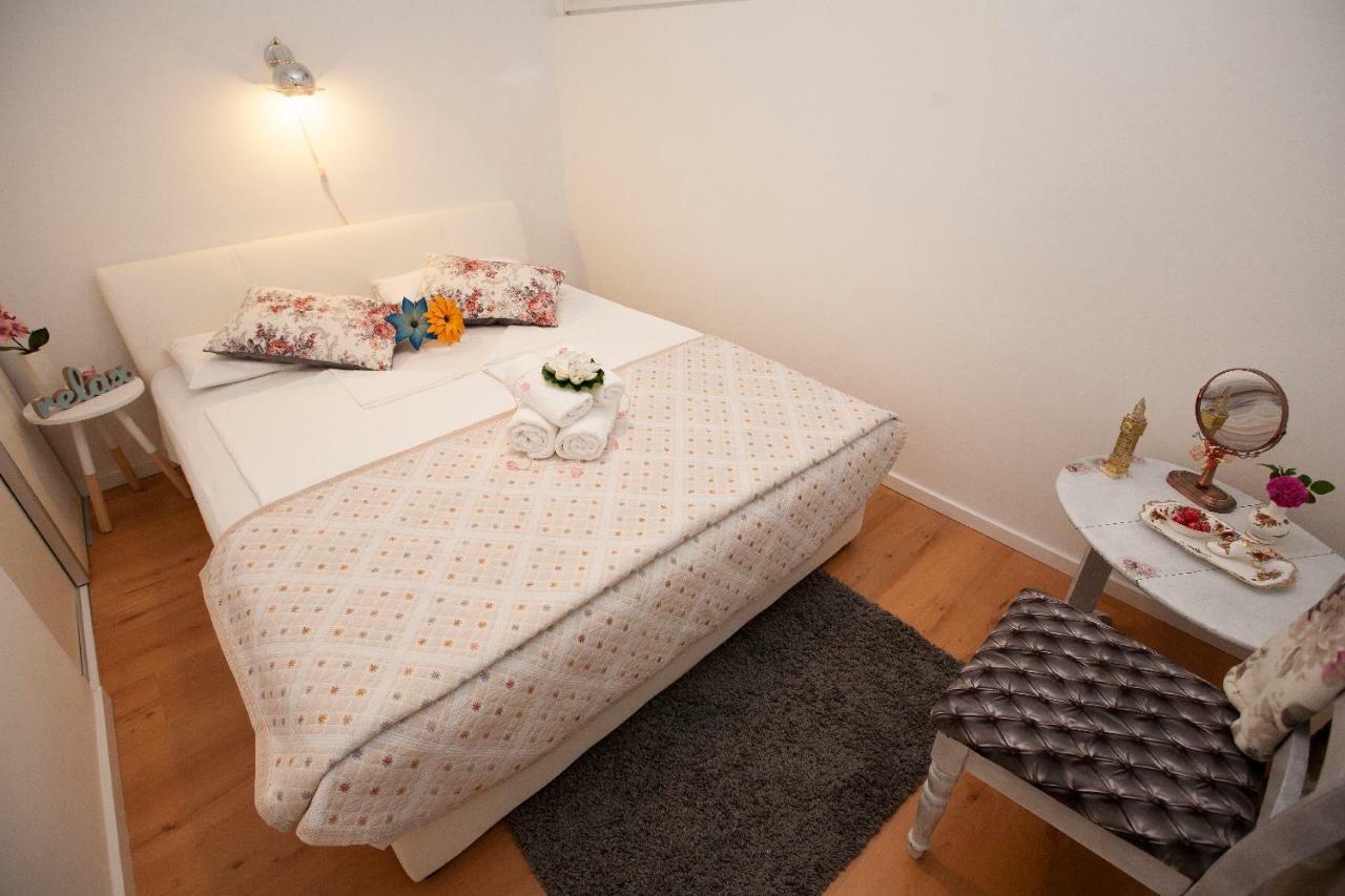 Apartment Maroma Split Bagian luar foto